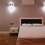 Arya Deluxe