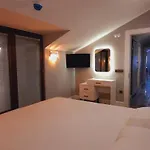 Arya Deluxe *