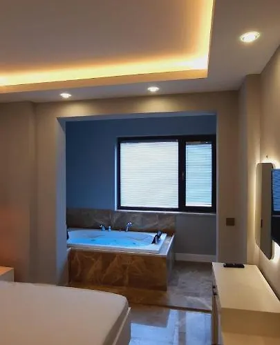 Arya Deluxe Aparthotel *