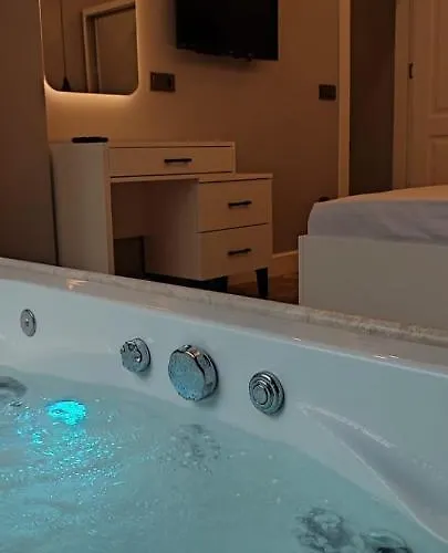 Arya Deluxe Aparthotel *