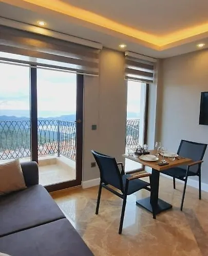 Arya Deluxe Aparthotel *