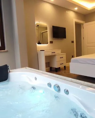 Arya Deluxe Aparthotel *