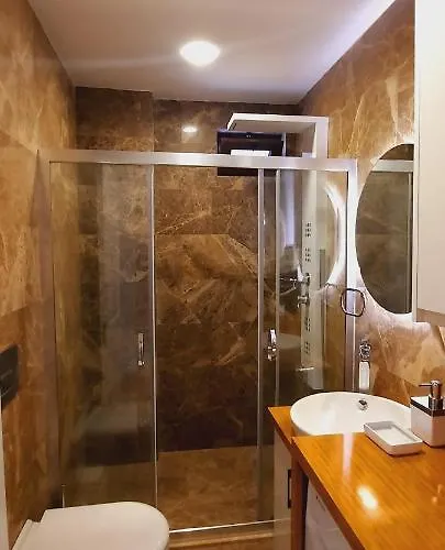 Arya Deluxe Aparthotel *